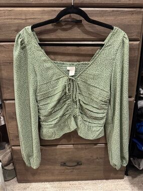H&M Light Green Floral Ruched Tie-Front Blouse